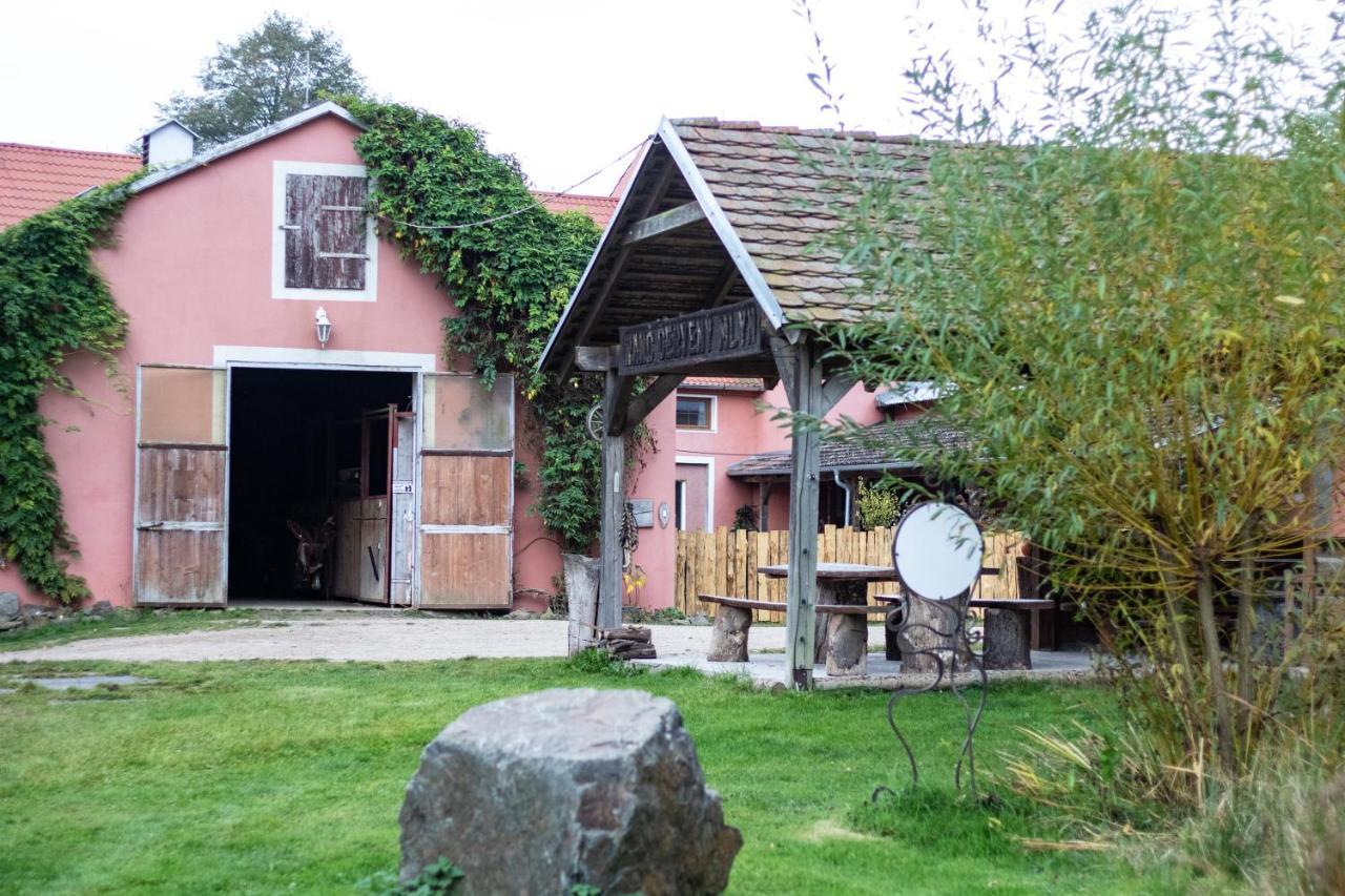 Villa Ranc Cerveny Mlyn Lisov  Exterior foto